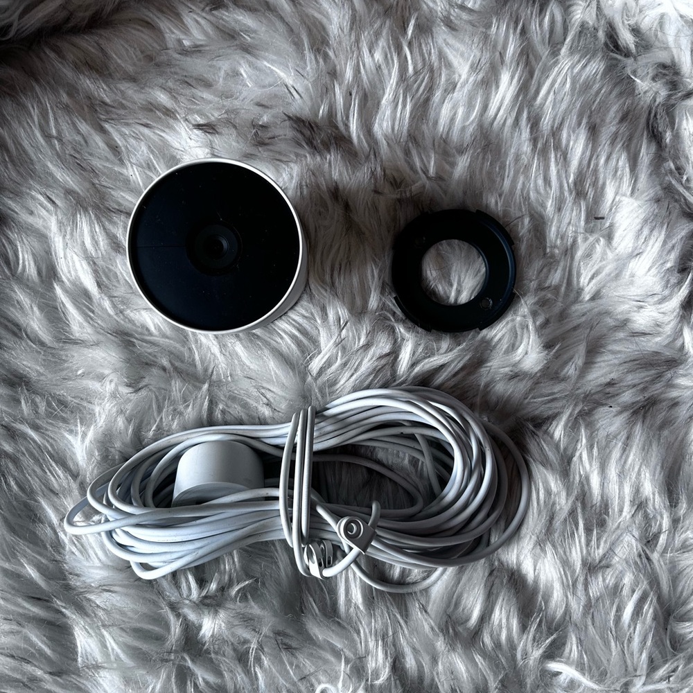 Google Nest Cam (outdoor or indoor, battery) with optional 10m power cable